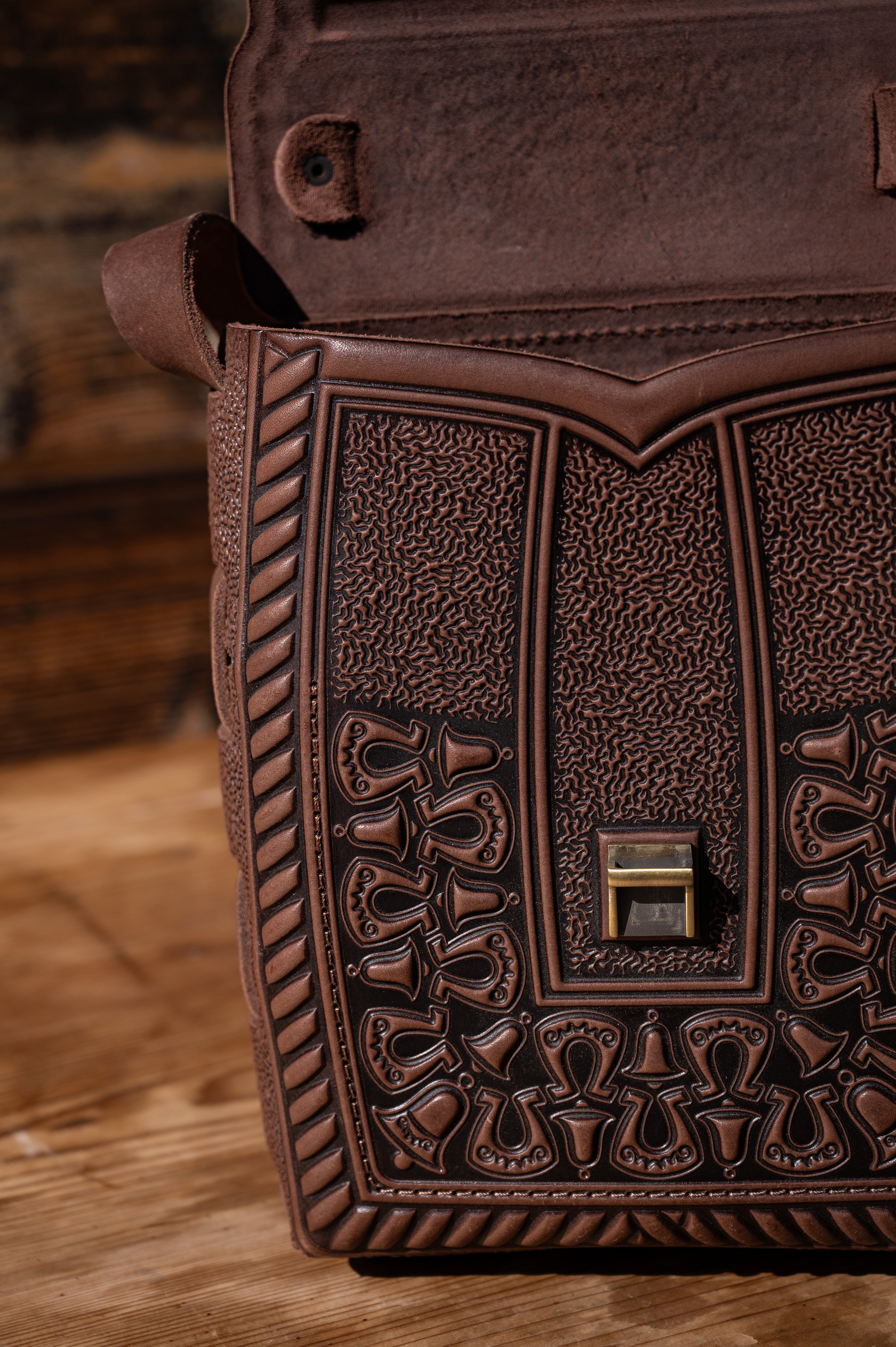 Leather bag “Horseshoe”